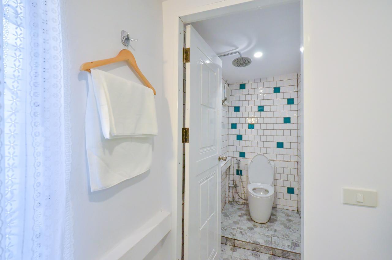 Baan Baan Hostel - Sha Plus Пхукет Экстерьер фото